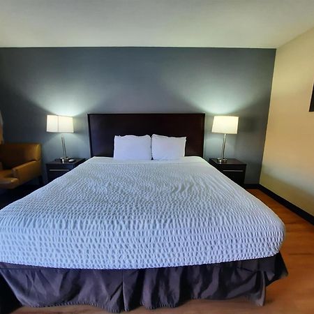Americas Best Value Inn Moline Extérieur photo