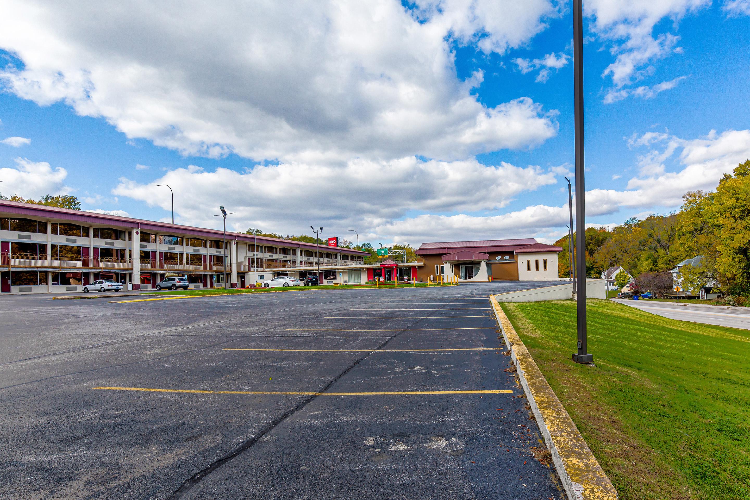 Americas Best Value Inn Moline Extérieur photo