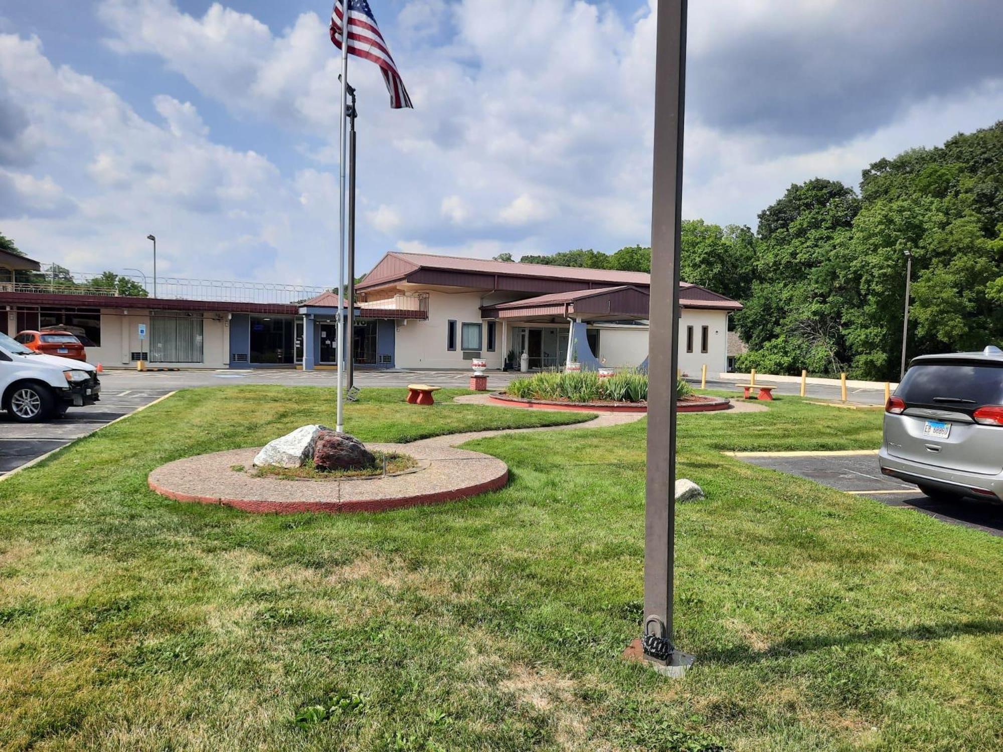 Americas Best Value Inn Moline Extérieur photo