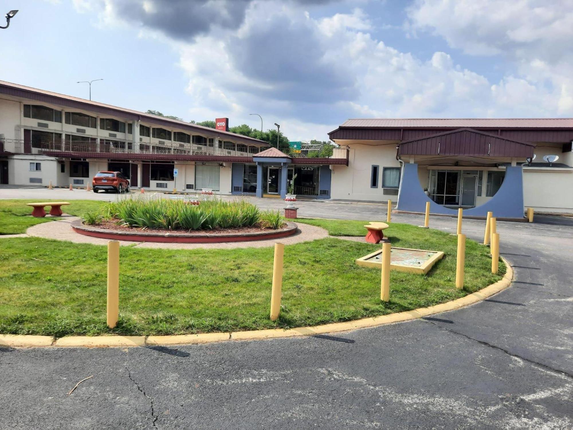 Americas Best Value Inn Moline Extérieur photo